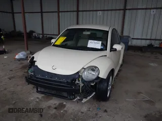 2008 Volkswagen New Beetle Coupe S with VIN 3VWPW31C98M508500, listed as a IAAI auction lot 41176905 with 87,956 mi miles. Bid and sale history available at carsss.com. Image 6.