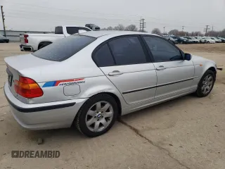2004 BMW 3 Series 325i with VIN WBAAZ33444KP85267, listed as a Copart auction lot 84643124 with 205,226 mi miles and Salvage Title. Bid and sale history available at carsss.com. Image 3.