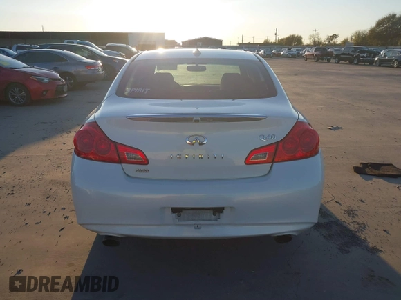 2015 Infiniti Q40 with VIN JN1CV6AR5FM521380, listed as a IAAI auction lot 41024558 with 123,595 mi miles. Bid and sale history available at carsss.com. Image 16.