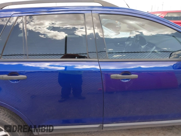 2013 Ford Edge SE z VIN 2FMDK3GC2DBE18377, wystawiony jako IAAI lot #42303643 z przebiegiem 52 639 mil mil oraz . Historia ofert i sprzedaży dostępna na DreamBid. Obrazek 14.