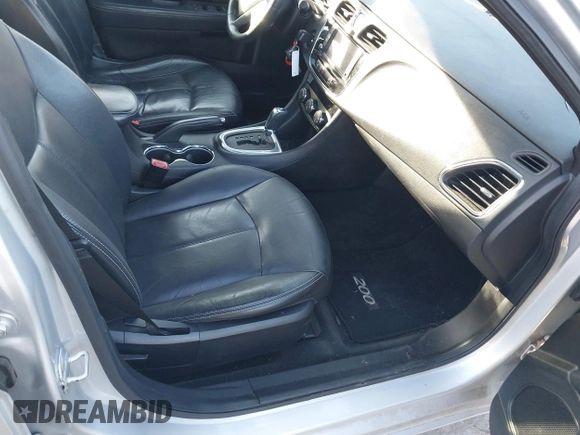 2012 Chrysler 200 Limited with VIN 1C3CCBCG2CN305455, listed as a IAAI auction lot 41907553 with 121,159 mi miles. Bid and sale history available at carsss.com. Image 5.