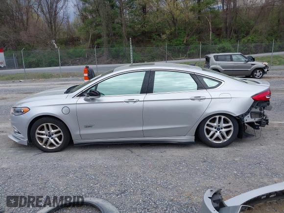 2017 Ford Fusion Titanium с VIN 3FA6P0SU0HR409820, выставлен на аукционе IAAI как лот 41919527 с пробегом 77 301 миль миль и . История ставок и продаж доступна на DreamBid. Изображение 14.