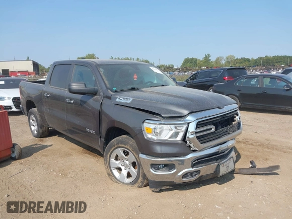 2019 Ram 1500 Big Horn z VIN 1C6RRFFGXKN709911, wystawiony jako IAAI lot #40337177 z przebiegiem 124 338 mil mil oraz . Historia ofert i sprzedaży dostępna na DreamBid. Obrazek 1.