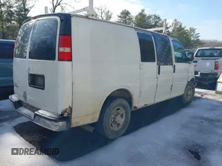 2008 Chevrolet Express Cargo Van with VIN 1GCGG25C581129690, listed as a IAAI auction lot 41541035 with 328,651 mi miles. Bid and sale history available at carsss.com. Image 4.