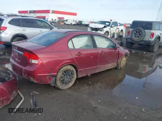 2010 Honda Civic LX z VIN 19XFA1F51AE012859, wystawiony jako IAAI lot #41770782 z przebiegiem 114 938 mil mil oraz . Historia ofert i sprzedaży dostępna na DreamBid. Obrazek 4.