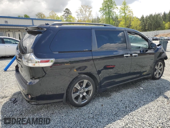 2018 Toyota Sienna SE с VIN 5TDXZ3DC9JS912005, выставлен на аукционе Copart как лот 52794685 с пробегом 75 861 миль миль и Списание • Salvage title. История ставок и продаж доступна на DreamBid. Изображение 3.