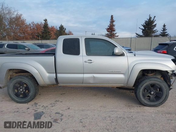 2006 Toyota Tacoma with VIN 5TEUU42N26Z238253, listed as a IAAI auction lot 41249690 with 226,094 mi miles. Bid and sale history available at carsss.com. Image 14.