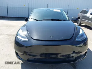2024 Tesla Model Y Long Range z VIN 7SAYGDEE0RF078242, wystawiony jako IAAI lot #41808826 z przebiegiem 59 581 mil mil oraz . Historia ofert i sprzedaży dostępna na DreamBid. Obrazek 13.