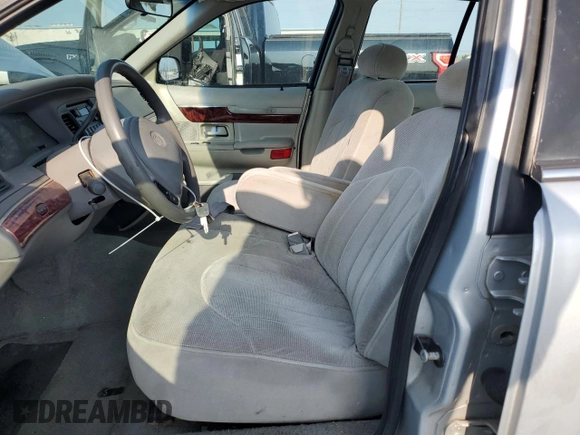 2000 Mercury Grand Marquis GS z VIN 2MEFM74W0YX715104, wystawiony jako Copart lot #54357855 z przebiegiem 111 231 mil mil oraz Szkoda całkowita • Salvage title. Historia ofert i sprzedaży dostępna na DreamBid. Obrazek 7.