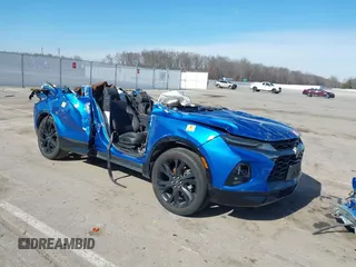 2021 Chevrolet Blazer RS z VIN 3GNKBKRS3MS526275, wystawiony jako IAAI lot #41539484 z przebiegiem Nie podano mil oraz . Historia ofert i sprzedaży dostępna na DreamBid. Obrazek 1.