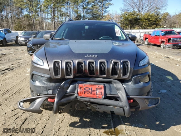 2018 Jeep Cherokee Trailhawk with VIN 1C4PJMBB9JD548008, listed as a Copart auction lot 43076075 with 61,906 mi miles and Salvage Title. Bid and sale history available at carsss.com. Image 5.