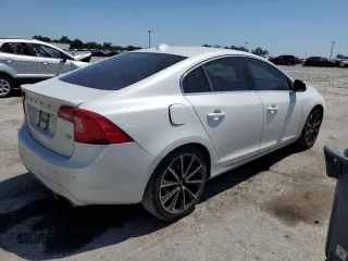 2016 Volvo S60 T5 Drive-E Premier z VIN YV126MFK4G2407948, wystawiony jako Copart lot #53395205 z przebiegiem 89 466 mil mil oraz Szkoda całkowita • Salvage title. Historia ofert i sprzedaży dostępna na DreamBid. Obrazek 3.