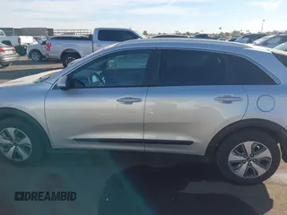 2020 Kia Niro LX with VIN KNDCB3LC3L5369229, listed as a IAAI auction lot 40950627 with 147,812 mi miles. Bid and sale history available at carsss.com. Image 14.