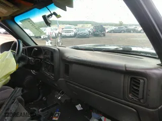 2005 Chevrolet Silverado 1500 LS with VIN 1GCEK14V55Z343823, listed as a IAAI auction lot 37501934 with 214,767 mi miles. Bid and sale history available at carsss.com. Image 5.