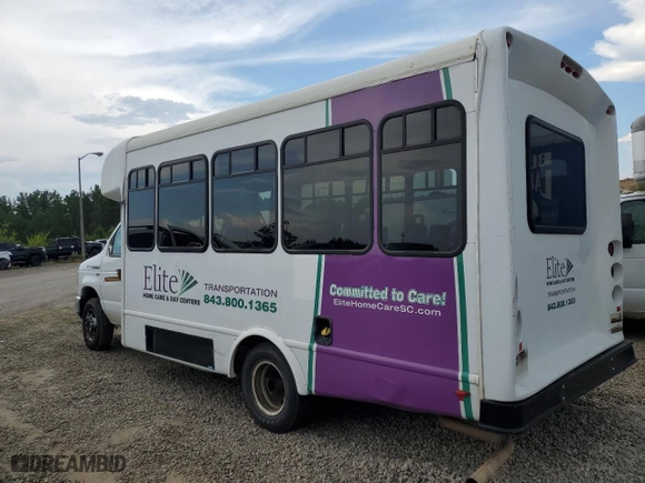 2015 Ford Econoline Commercial Cutaway with VIN 1FDEE3FL8FDA16096, listed as a Copart auction lot 68646434 with 243,644 mi miles and Salvage Title. Bid and sale history available at carsss.com. Image 2.
