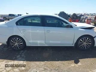 2016 Volkswagen Jetta Sport with VIN 3VWD17AJXGM343871, listed as a IAAI auction lot 42297518 with 151,524 mi miles and . Bid and sale history available at DreamBid. Image 13.