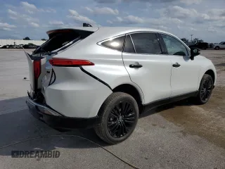 2024 Toyota Venza LE with VIN JTEAAAAH4RJ181828, listed as a Copart auction lot 73568204 with 5,977 mi miles and Salvage Title. Bid and sale history available at carsss.com. Image 3.