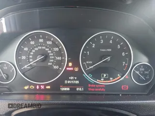 2015 BMW 3 Series 320i xDrive с VIN WBA3C3G55FNS75282, выставлен на аукционе IAAI как лот 41336850 с пробегом 120 856 миль миль и . История ставок и продаж доступна на DreamBid. Изображение 7.