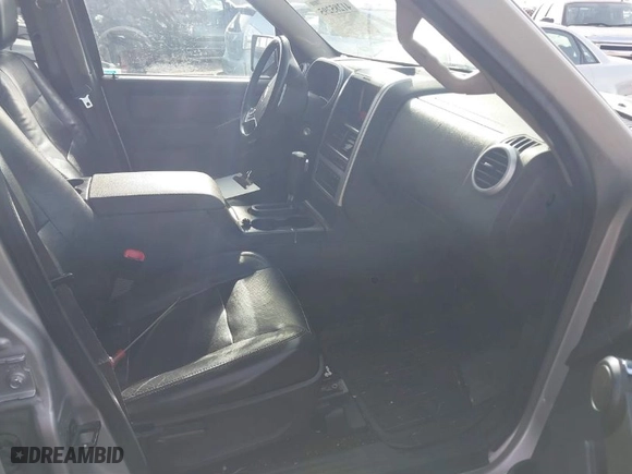 2007 Mercury Mountaineer with VIN 4M2EU47E27UJ17496, listed as a IAAI auction lot 41285295 with 218,281 mi miles. Bid and sale history available at carsss.com. Image 5.