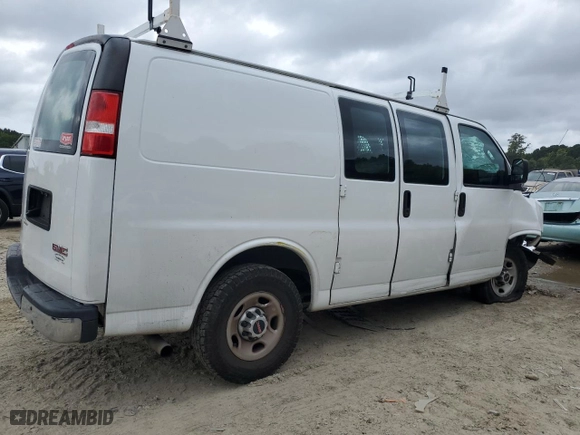 2019 GMC Savana Cargo Van with VIN 1GTW7AFG4K1372132, listed as a Copart auction lot 70141634 with 0 mi miles and Salvage Title. Bid and sale history available at carsss.com. Image 3.