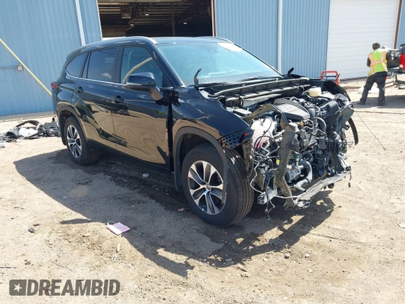 2024 Toyota Highlander LE with VIN 5TDKDRBH7RS540914, listed as a IAAI auction lot 42552324 with 20,487 mi miles and . Bid and sale history available at DreamBid. Image 1.