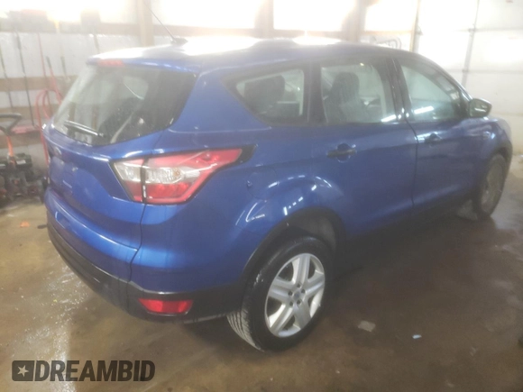 2018 Ford Escape S z VIN 1FMCU0F79JUB06376, wystawiony jako Copart lot #83109674 z przebiegiem 48 953 mil mil oraz Szkoda całkowita • Salvage title. Historia ofert i sprzedaży dostępna na DreamBid. Obrazek 3.