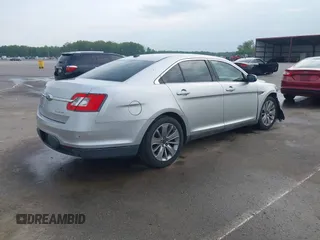 2011 Ford Taurus Limited z VIN 1FAHP2FW9BG118585, wystawiony jako IAAI lot #42124229 z przebiegiem 182 096 mil mil oraz . Historia ofert i sprzedaży dostępna na DreamBid. Obrazek 4.