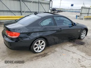 2008 BMW 3 Series 328xi z VIN WBAWV53538P078580, wystawiony jako Copart lot #52483785 z przebiegiem 121 613 mil mil oraz Nie do naprawy • Non repairable. Historia ofert i sprzedaży dostępna na DreamBid. Obrazek 3.