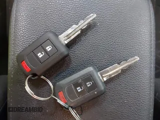 2021 Mitsubishi Outlander ES z VIN JA4APUAU0MU030598, wystawiony jako IAAI lot #40512460 z przebiegiem 52 666 mil mil oraz . Historia ofert i sprzedaży dostępna na DreamBid. Obrazek 11.