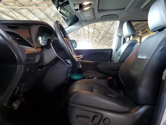 2015 Toyota Sienna SE with VIN 5TDXK3DC6FS645904, listed as a Copart auction lot 51323435 with 87,067 mi miles and Salvage Title. Bid and sale history available at carsss.com. Image 7.