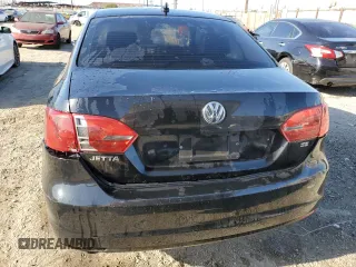 2014 Volkswagen Jetta SE z VIN 3VWD17AJXEM374051, wystawiony jako Copart lot #50261485 z przebiegiem 138 282 mil mil oraz Szkoda całkowita • Salvage title. Historia ofert i sprzedaży dostępna na DreamBid. Obrazek 6.