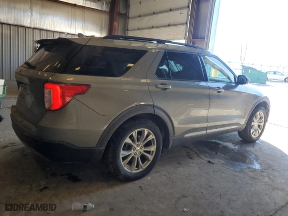 2020 Ford Explorer XLT with VIN 1FMSK8DH3LGA60685, listed as a Copart auction lot 46791055 with NaN miles and Salvage Title. Bid and sale history available at carsss.com. Image 3.