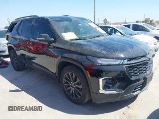 2023 Chevrolet Traverse RS z VIN 1GNEVJKW1PJ307977, wystawiony jako IAAI lot #41781333 z przebiegiem 26 637 mil mil oraz . Historia ofert i sprzedaży dostępna na DreamBid. Obrazek 1.