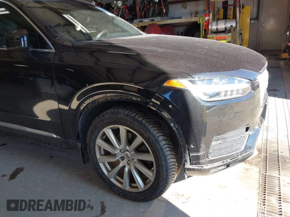 2017 Volvo XC90 Inscription with VIN YV4A22PL3H1164551, listed as a IAAI auction lot 41670475 with 101,391 mi miles. Bid and sale history available at carsss.com. Image 6.