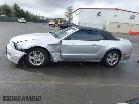 2014 Ford Mustang V6 с VIN 1ZVBP8EM9E5316695, выставлен на аукционе IAAI как лот 41778042 с пробегом 75 439 миль миль и . История ставок и продаж доступна на DreamBid. Изображение 14.
