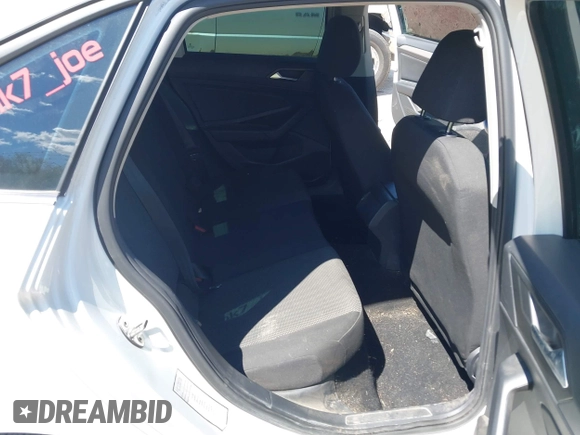 2021 Volkswagen Jetta S z VIN 3VWC57BU6MM045659, wystawiony jako IAAI lot #42201090 z przebiegiem 66 937 mil mil oraz . Historia ofert i sprzedaży dostępna na DreamBid. Obrazek 8.