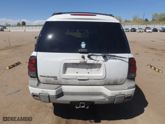 2005 Chevrolet TrailBlazer LS with VIN 1GNET16S856187009, listed as a Copart auction lot 53874385 with 203,918 mi miles and Clean Title. Bid and sale history available at carsss.com. Image 6.