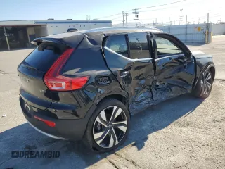 2024 Volvo XC40 Plus Bright Theme z VIN YV4L12UE0R2215081, wystawiony jako Copart lot #87918425 z przebiegiem 19 841 mil mil oraz Szkoda całkowita • Salvage title. Historia ofert i sprzedaży dostępna na DreamBid. Obrazek 3.