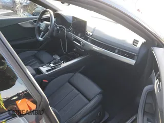 2024 Audi A5 Sportback S line Premium Plus z VIN WAUFACF52RA050804, wystawiony jako IAAI lot #41046774 z przebiegiem 6 493 mil mil oraz . Historia ofert i sprzedaży dostępna na DreamBid. Obrazek 5.