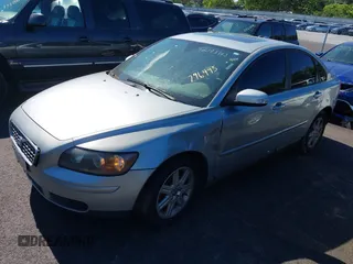 2007 Volvo S40 2.4L z VIN YV1MS382172296495, wystawiony jako IAAI lot #42197332 z przebiegiem 156 627 mil mil oraz . Historia ofert i sprzedaży dostępna na DreamBid. Obrazek 2.