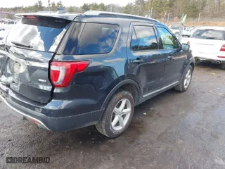 2017 Ford Explorer XLT with VIN 1FM5K8DH4HGC36289, listed as a IAAI auction lot 41433894 with 71,681 mi miles. Bid and sale history available at carsss.com. Image 4.