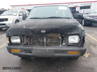 1996 Nissan Trucks 2WD XE with VIN 1N6SD16S5TC385180, listed as a IAAI auction lot 41345326 with 262,211 mi miles. Bid and sale history available at carsss.com. Image 6.