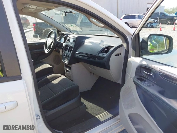 2013 Dodge Grand Caravan SXT with VIN 2C4RDGCG3DR537051, listed as a IAAI auction lot 41919188 with 180,524 mi miles. Bid and sale history available at carsss.com. Image 5.