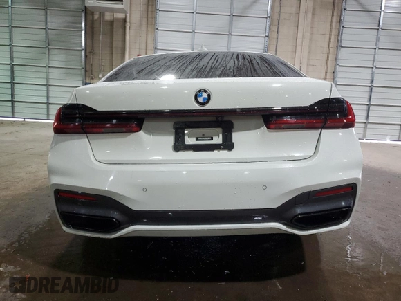 2020 BMW 7 Series 740i with VIN WBA7T2C00LCD61647, listed as a Copart auction lot 48110735 with 72,365 mi miles and Non repairable. Bid and sale history available at DreamBid. Image 6.