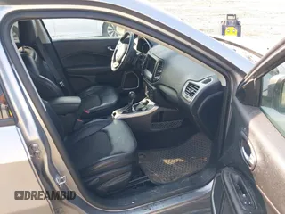 2018 Jeep Compass Latitude with VIN 3C4NJDBB6JT200846, listed as a IAAI auction lot 42777847 with 170,481 mi miles and . Bid and sale history available at DreamBid. Image 5.