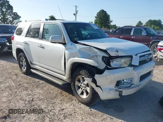 2011 Toyota 4Runner SR5 with VIN JTEZU5JR2B5014781, listed as a IAAI auction lot 42231932 with 124,646 mi miles and . Bid and sale history available at DreamBid. Image 1.