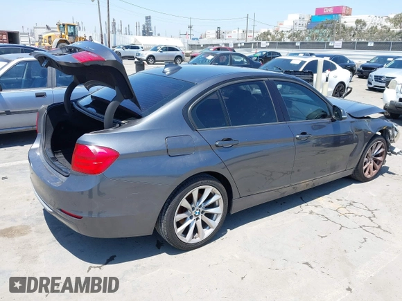 2013 BMW 3 Series 328i z VIN WBA3C1C59DF441157, wystawiony jako IAAI lot #42605980 z przebiegiem 151 701 mil mil oraz . Historia ofert i sprzedaży dostępna na DreamBid. Obrazek 4.