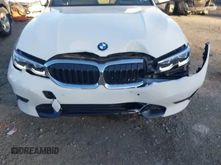 2020 BMW 3 Series 330i z VIN 3MW5R1J06L8B11272, wystawiony jako IAAI lot #41376487 z przebiegiem 28 683 mil mil oraz . Historia ofert i sprzedaży dostępna na DreamBid. Obrazek 6.