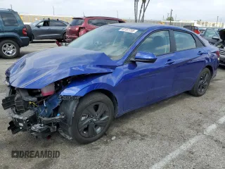 2023 Hyundai Elantra Blue z VIN KMHLM4AJ8PU070229, wystawiony jako Copart lot #53157755 z przebiegiem 24 753 mil mil oraz Szkoda całkowita • Salvage title. Historia ofert i sprzedaży dostępna na DreamBid. Obrazek 1.
