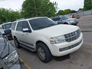 2008 Lincoln Navigator with VIN 5LMFU28598LJ20036, listed as a IAAI auction lot 42530286 with 240,871 mi miles and . Bid and sale history available at DreamBid. Image 1.